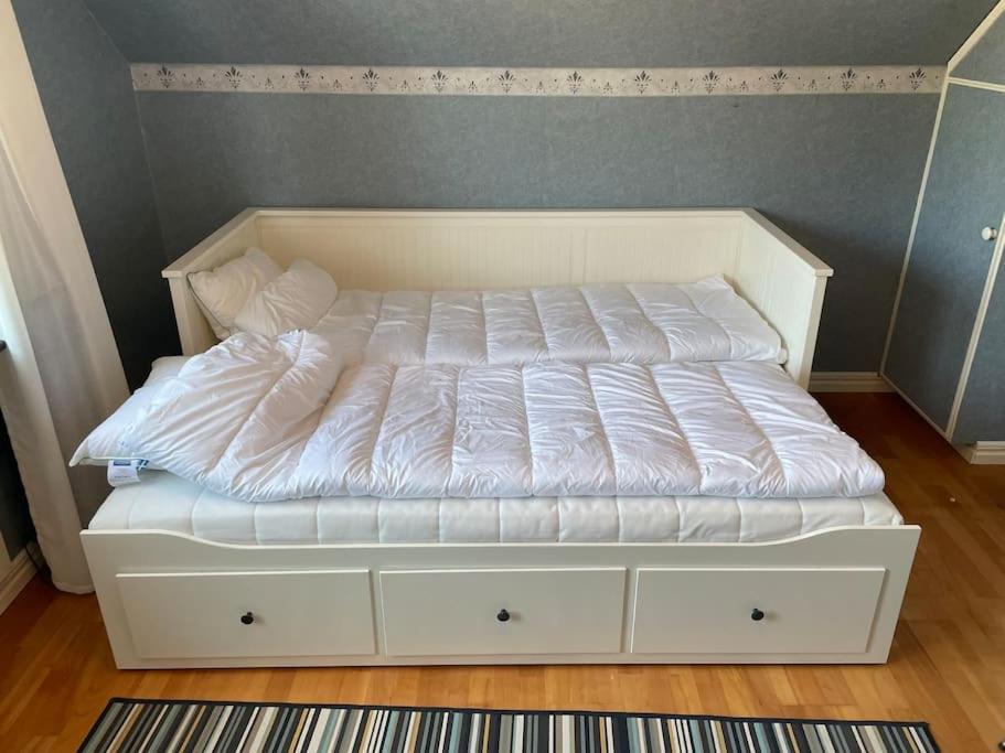 Villa Familjevaenligt Hus Naera Isaberg! Hestra Esterno foto