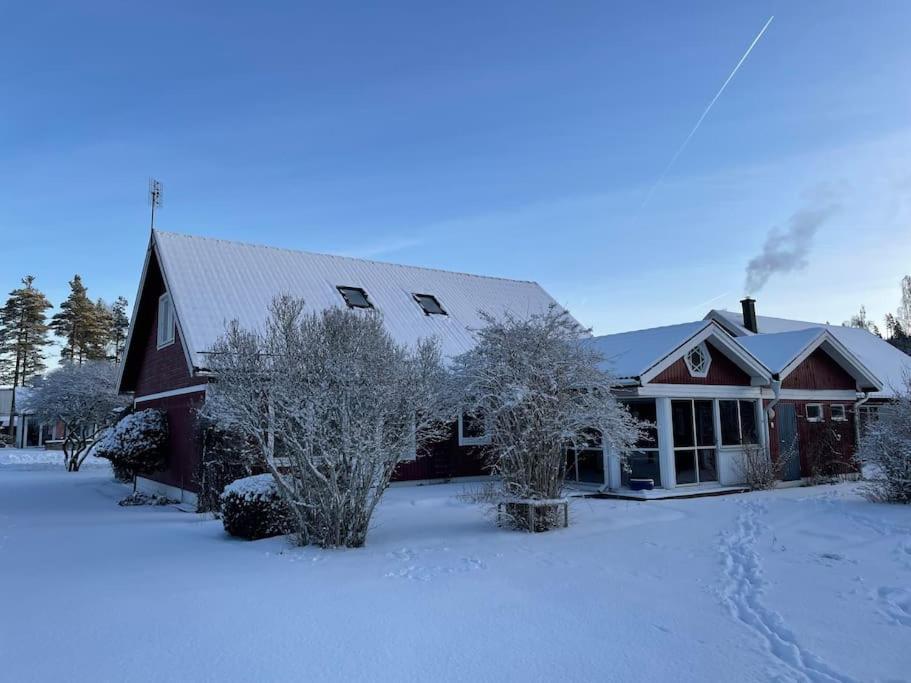 Villa Familjevaenligt Hus Naera Isaberg! Hestra Esterno foto